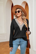 Load image into Gallery viewer, Contrast V-Neck Long Sleeve Blouse
